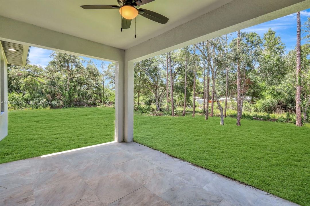 Недавно продано: $354,900 (3 спален, 2 ванн, 1812 Квадратных фут)