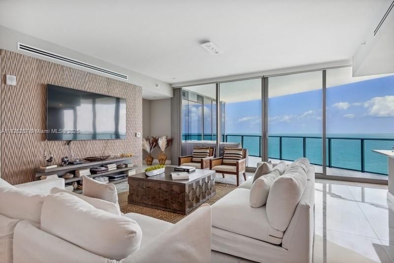 Active With Contract: $5,300,000 (3 beds, 3 baths, 2475 Square Feet)