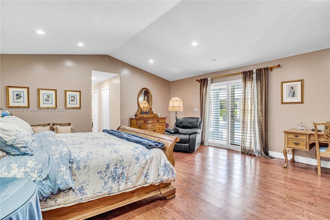 En Venta: $2,700,000 (5 camas, 4 baños, 4515 Pies cuadrados)