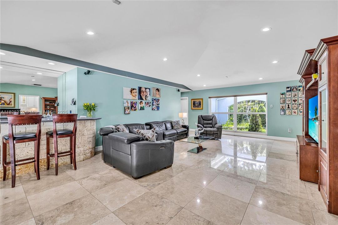 En Venta: $2,700,000 (5 camas, 4 baños, 4515 Pies cuadrados)