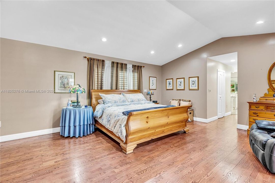 En Venta: $2,700,000 (5 camas, 4 baños, 4515 Pies cuadrados)