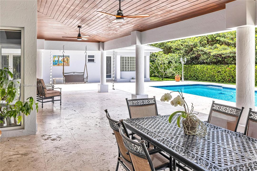 En Venta: $2,700,000 (5 camas, 4 baños, 4515 Pies cuadrados)