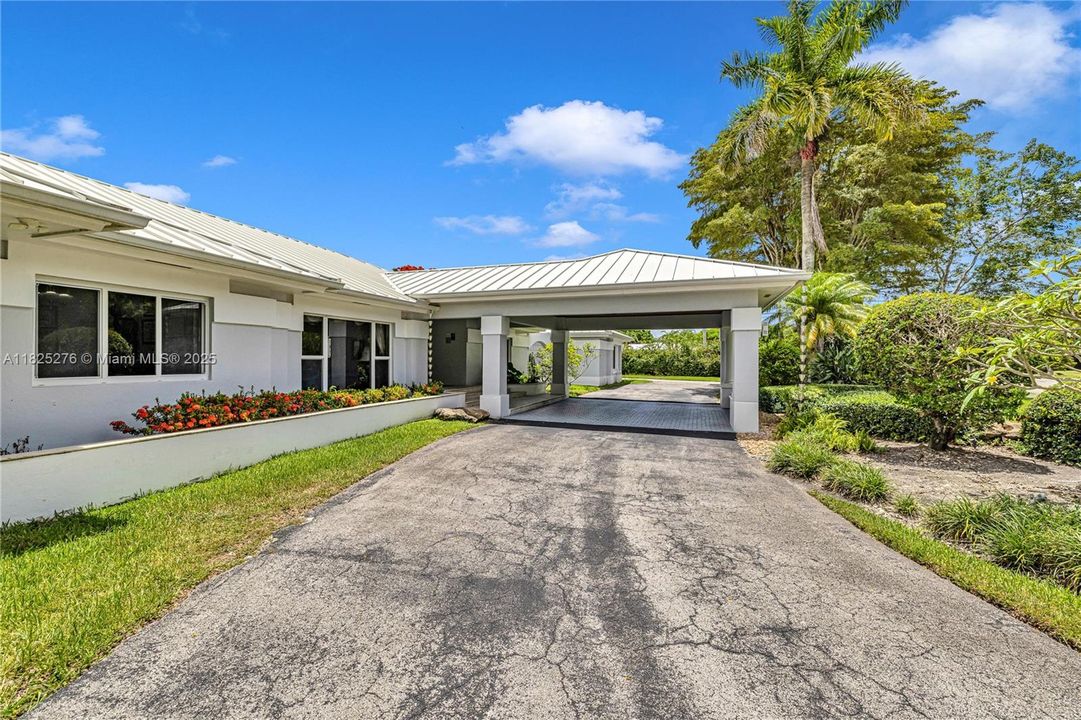 En Venta: $2,700,000 (5 camas, 4 baños, 4515 Pies cuadrados)