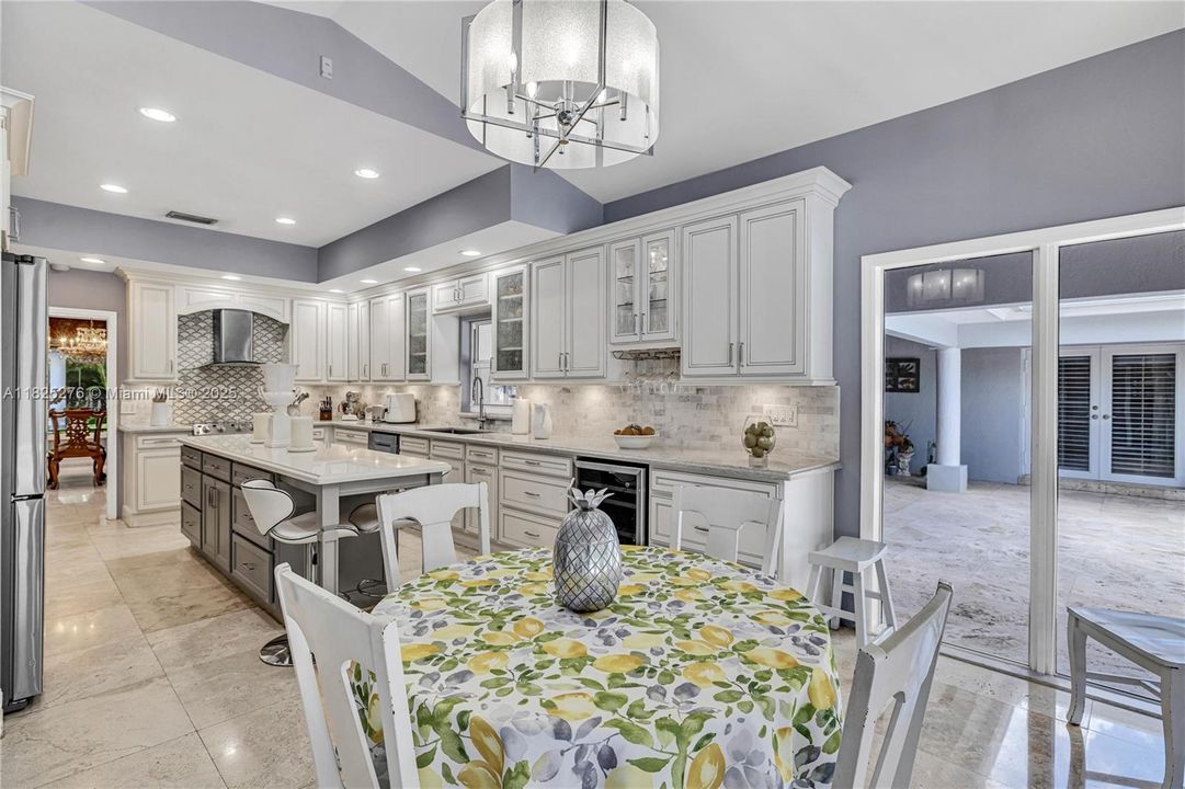 En Venta: $2,700,000 (5 camas, 4 baños, 4515 Pies cuadrados)