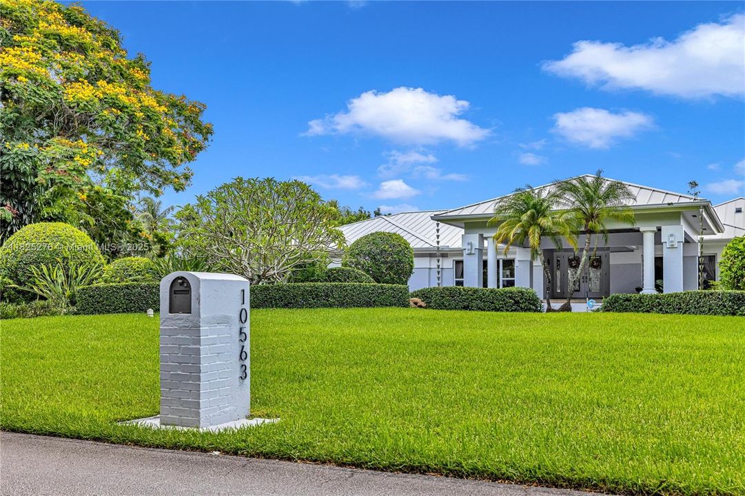 En Venta: $2,700,000 (5 camas, 4 baños, 4515 Pies cuadrados)