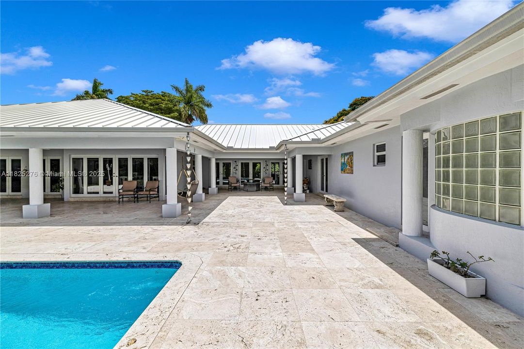 En Venta: $2,700,000 (5 camas, 4 baños, 4515 Pies cuadrados)