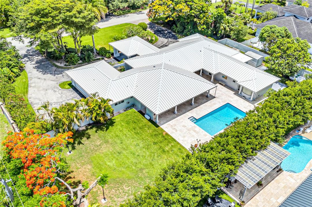 En Venta: $2,700,000 (5 camas, 4 baños, 4515 Pies cuadrados)