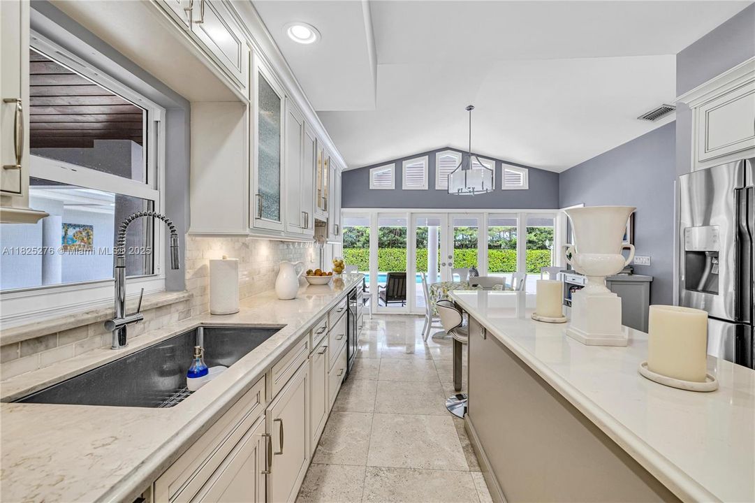 En Venta: $2,700,000 (5 camas, 4 baños, 4515 Pies cuadrados)