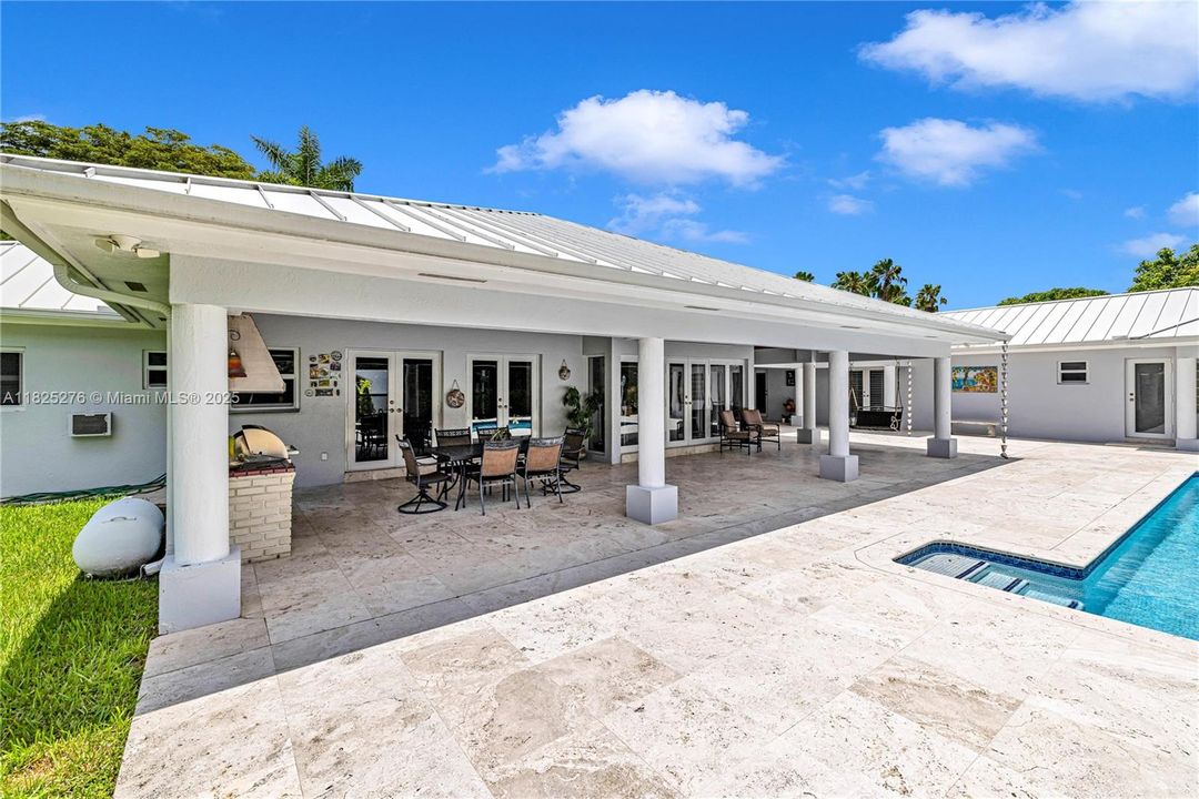 En Venta: $2,700,000 (5 camas, 4 baños, 4515 Pies cuadrados)