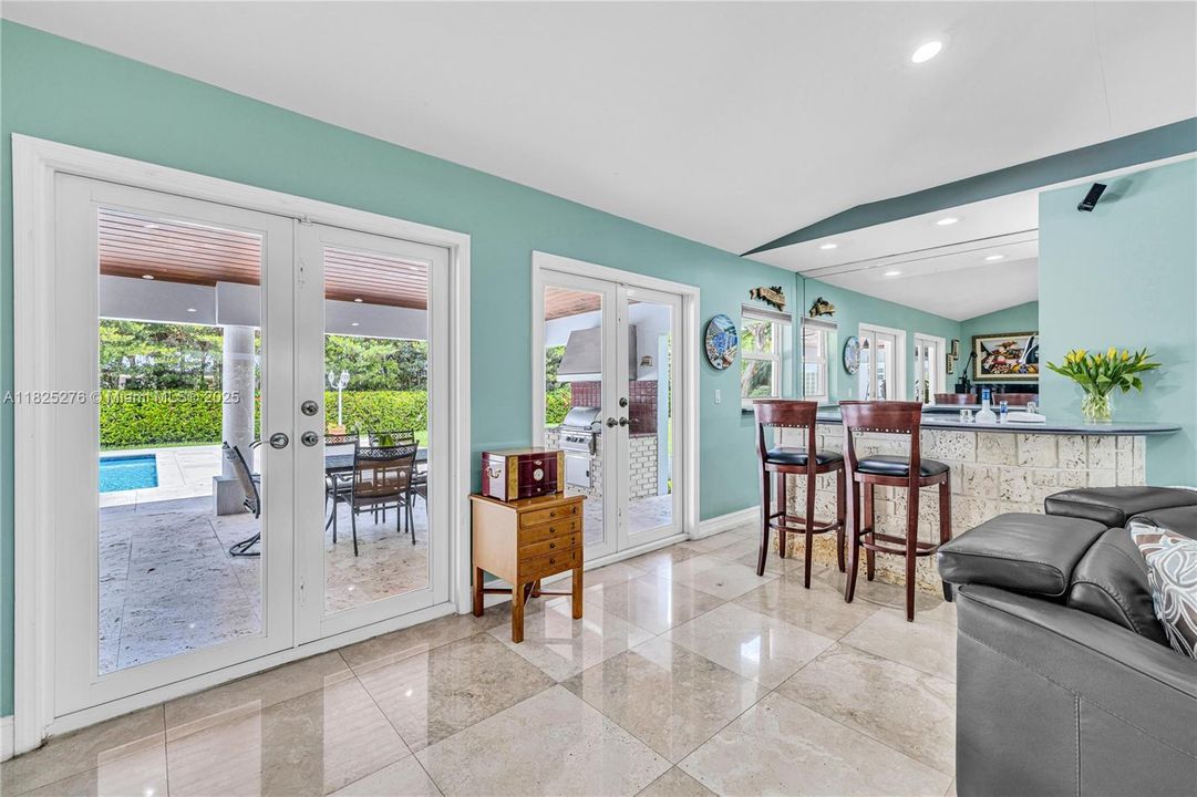 En Venta: $2,700,000 (5 camas, 4 baños, 4515 Pies cuadrados)