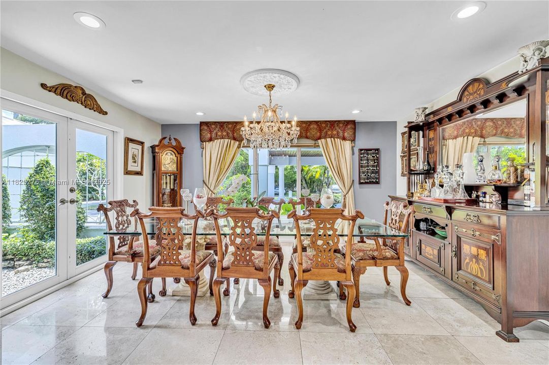 En Venta: $2,700,000 (5 camas, 4 baños, 4515 Pies cuadrados)