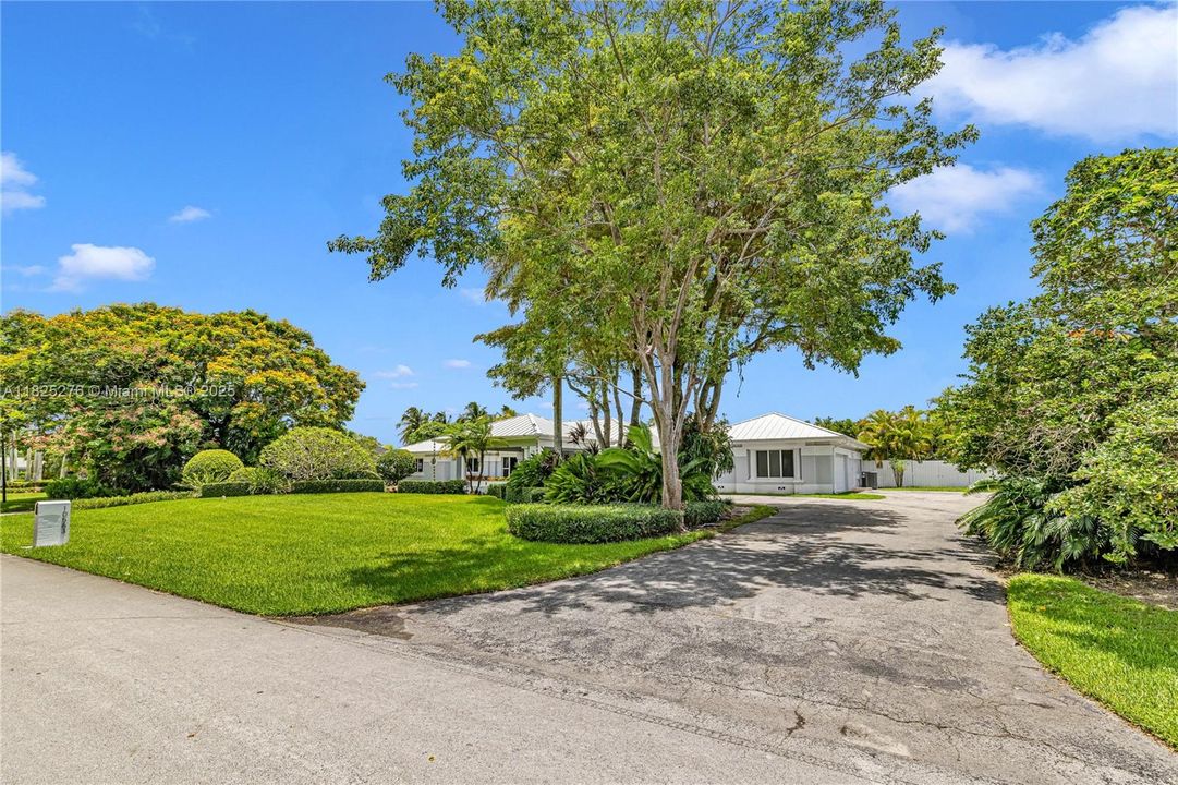 En Venta: $2,700,000 (5 camas, 4 baños, 4515 Pies cuadrados)