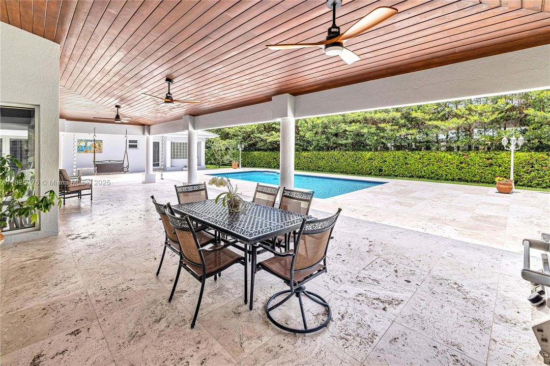 En Venta: $2,700,000 (5 camas, 4 baños, 4515 Pies cuadrados)