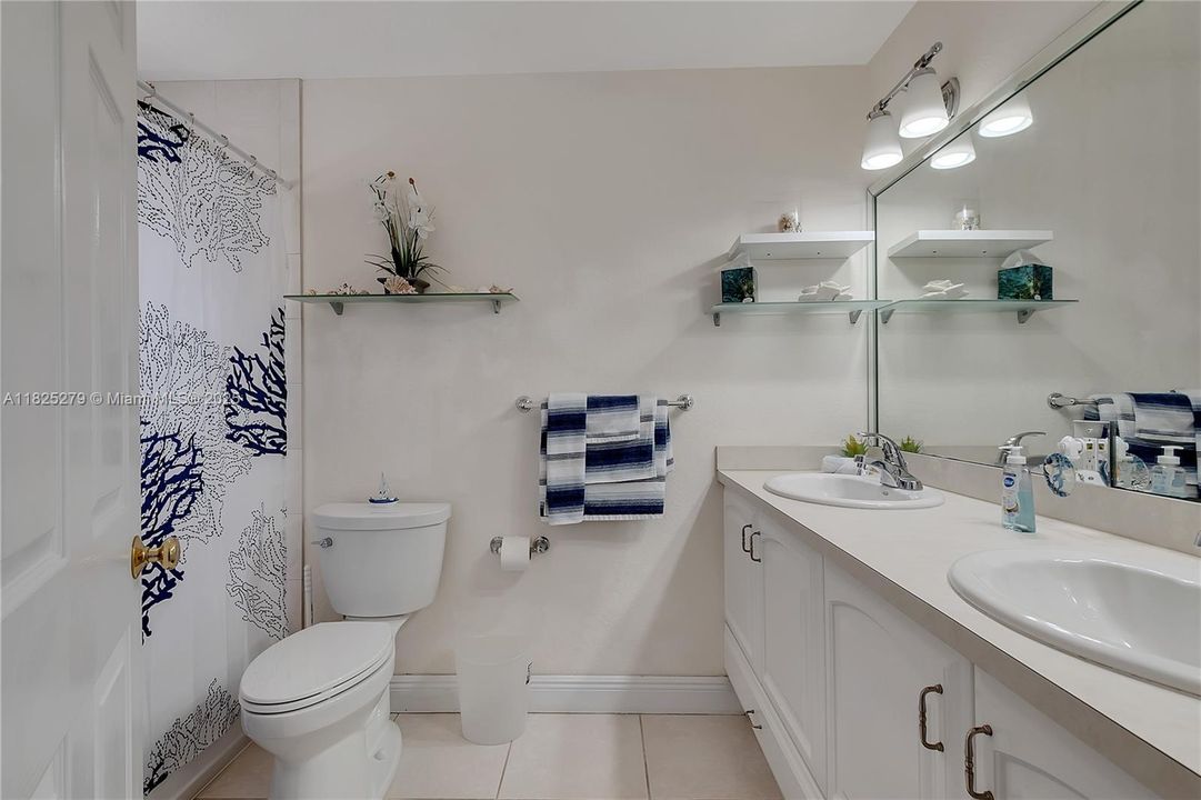 待售: $799,500 (3 贝兹, 2 浴室, 1350 平方英尺)