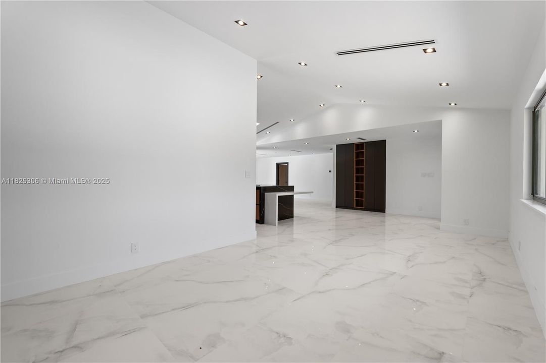 For Rent: $10,500 (4 beds, 3 baths, 2391 Square Feet)