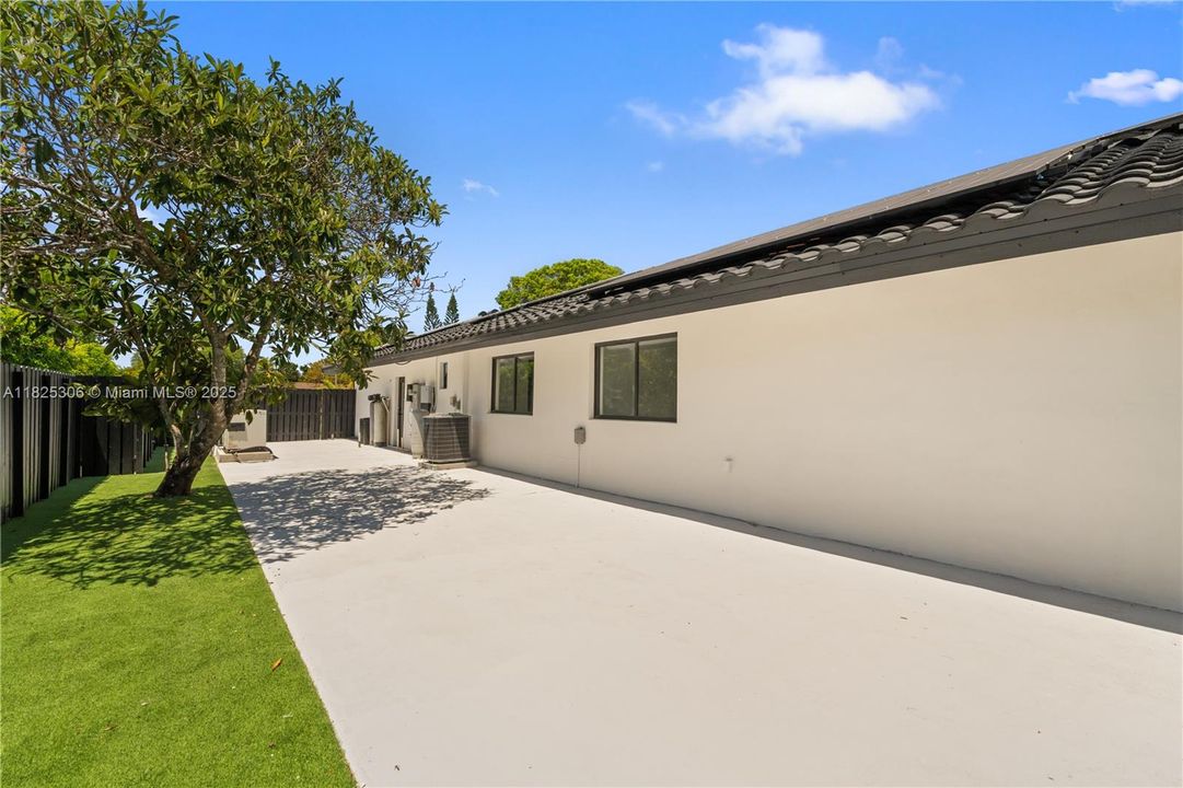 For Rent: $10,500 (4 beds, 3 baths, 2391 Square Feet)