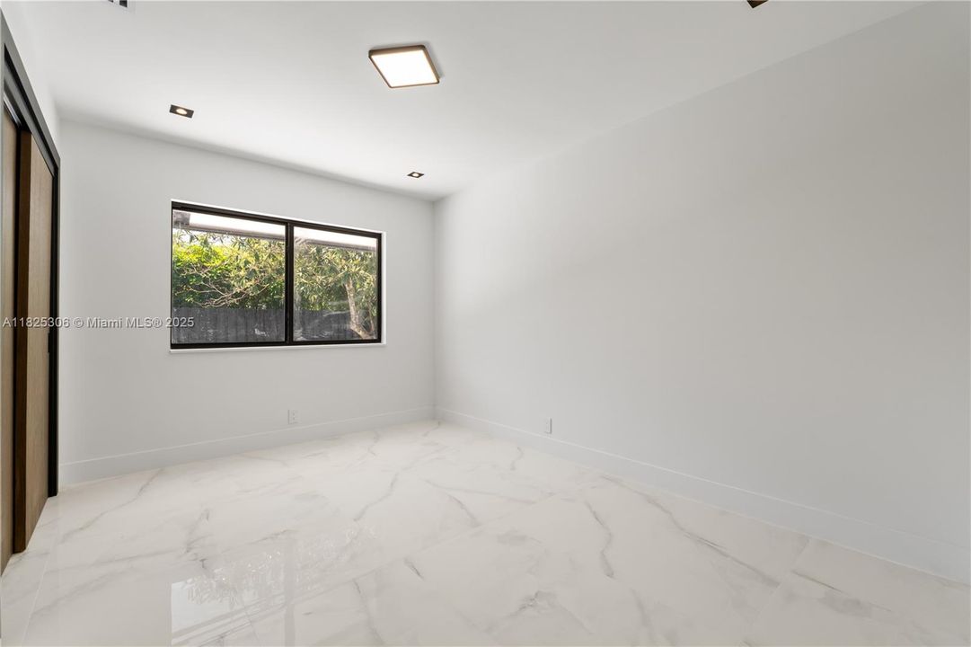 For Rent: $10,500 (4 beds, 3 baths, 2391 Square Feet)