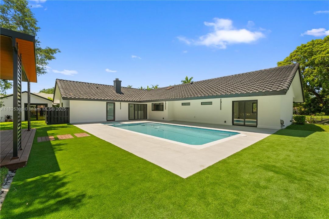 For Rent: $10,500 (4 beds, 3 baths, 2391 Square Feet)