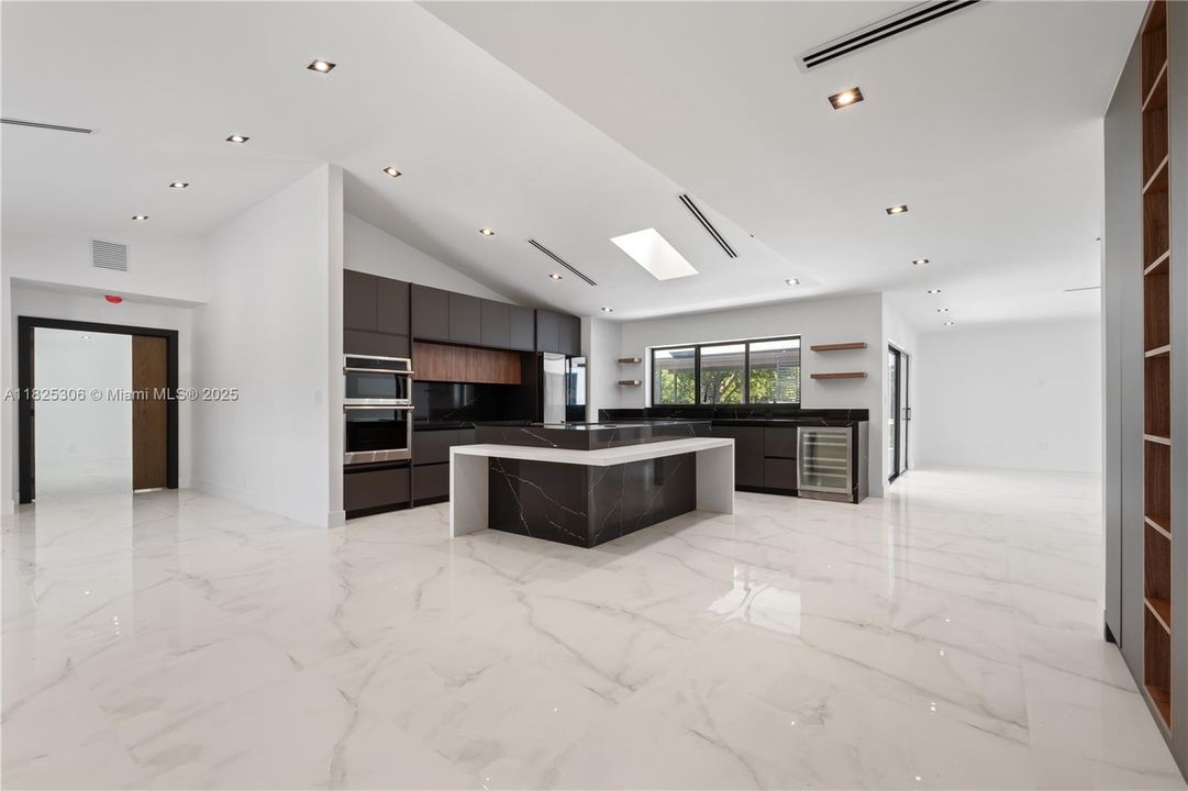 For Rent: $10,500 (4 beds, 3 baths, 2391 Square Feet)