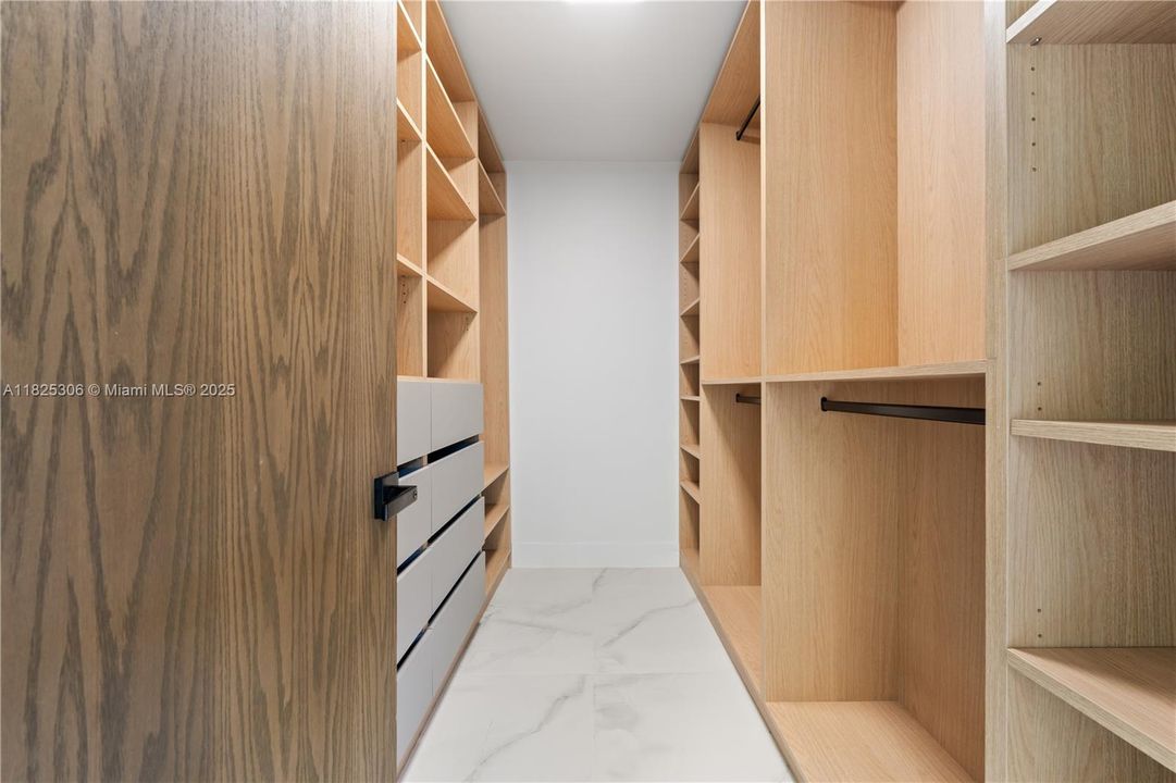 For Rent: $10,500 (4 beds, 3 baths, 2391 Square Feet)