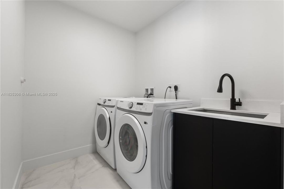 For Rent: $10,500 (4 beds, 3 baths, 2391 Square Feet)