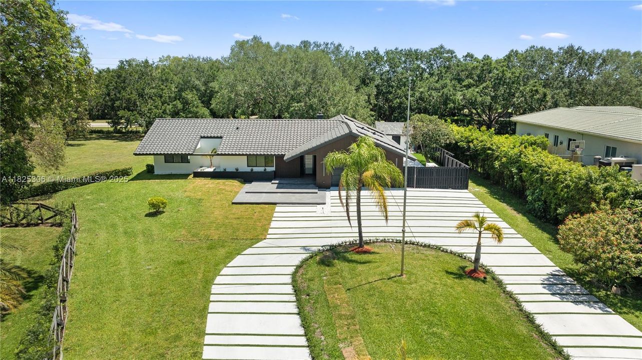 For Rent: $10,500 (4 beds, 3 baths, 2391 Square Feet)