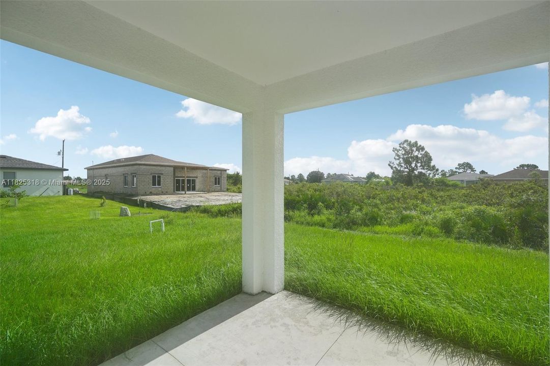 Activo con contrato: $304,900 (4 camas, 2 baños, 1534 Pies cuadrados)