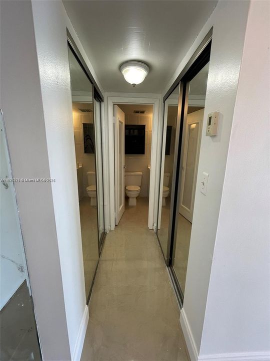 For Sale: $149,000 (1 beds, 1 baths, 658 Square Feet)