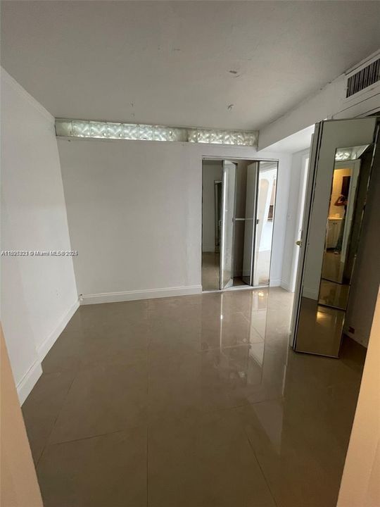 For Sale: $149,000 (1 beds, 1 baths, 658 Square Feet)