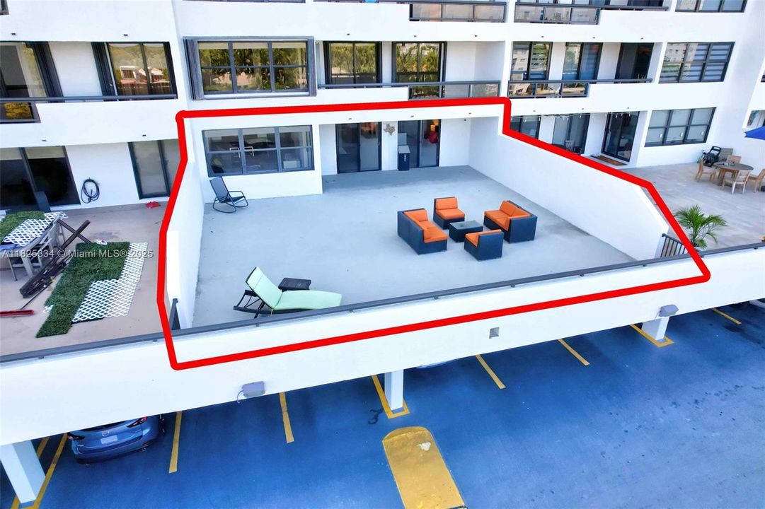 最近售出: $595,000 (2 贝兹, 2 浴室, 890 平方英尺)