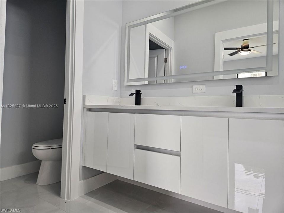 Recently Rented: $1,999 (3 beds, 2 baths, 1200 Square Feet)