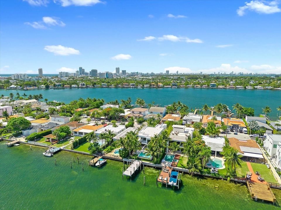 На продажу: $9,995,000 (5 спален, 6 ванн, 3326 Квадратных фут)