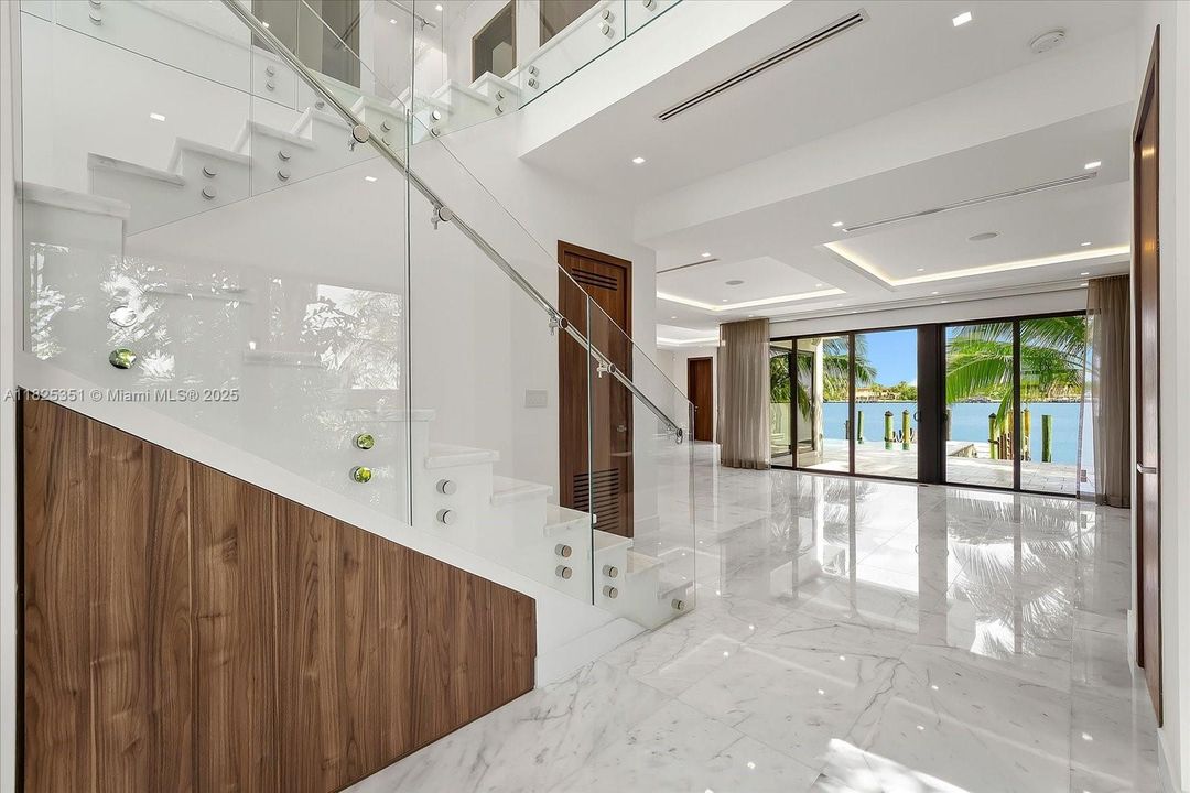 На продажу: $9,995,000 (5 спален, 6 ванн, 3326 Квадратных фут)