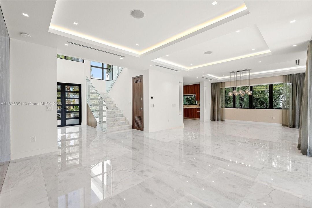 На продажу: $9,995,000 (5 спален, 6 ванн, 3326 Квадратных фут)