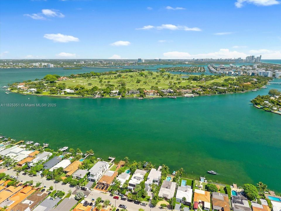 На продажу: $9,995,000 (5 спален, 6 ванн, 3326 Квадратных фут)