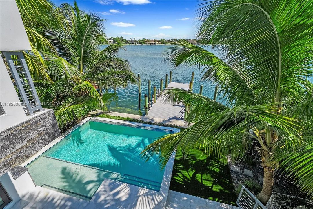 На продажу: $9,995,000 (5 спален, 6 ванн, 3326 Квадратных фут)