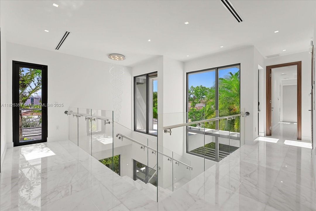 На продажу: $9,995,000 (5 спален, 6 ванн, 3326 Квадратных фут)