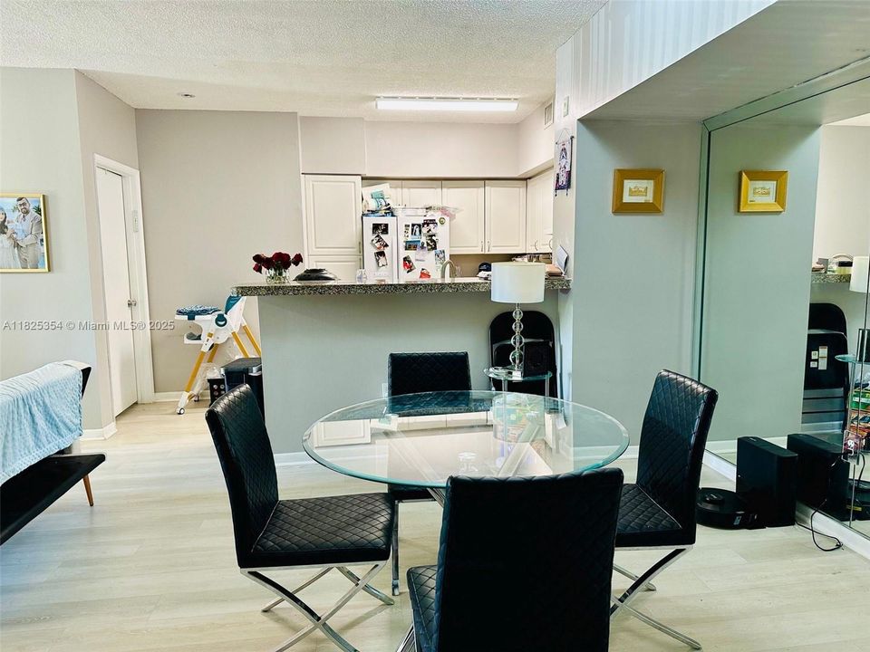 Recently Sold: $429,000 (2 beds, 2 baths, 1180 Square Feet)