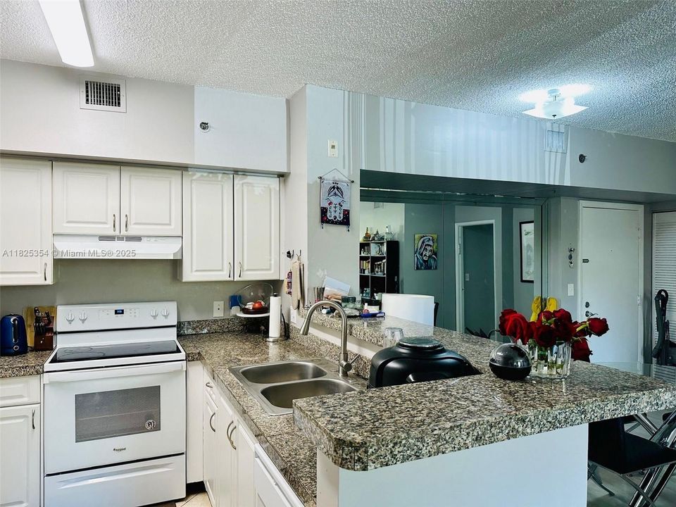 Recently Sold: $429,000 (2 beds, 2 baths, 1180 Square Feet)