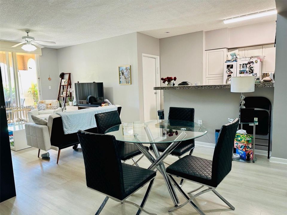 Recently Sold: $429,000 (2 beds, 2 baths, 1180 Square Feet)