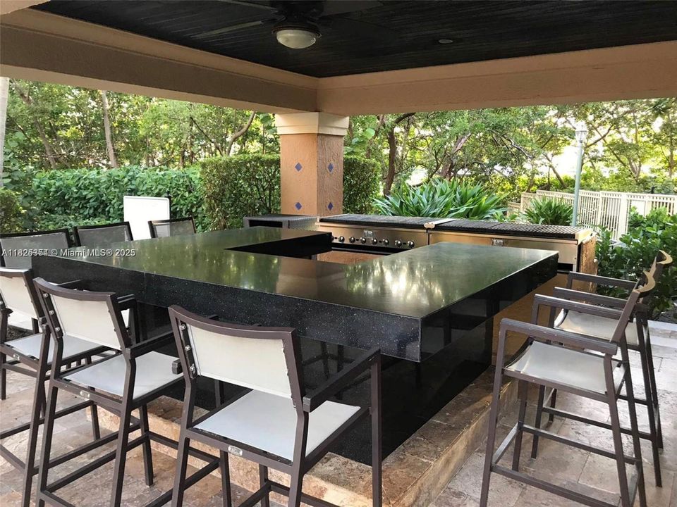 Recently Sold: $429,000 (2 beds, 2 baths, 1180 Square Feet)