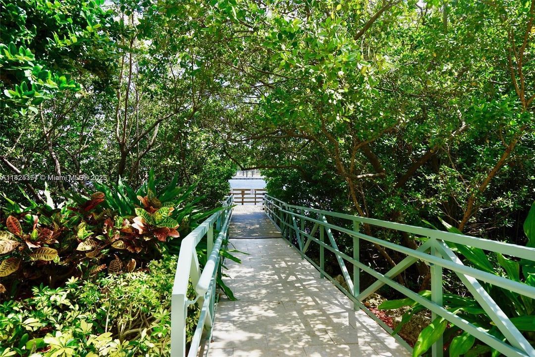 Recently Sold: $429,000 (2 beds, 2 baths, 1180 Square Feet)