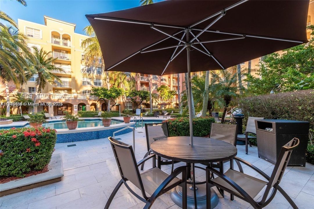 Recently Sold: $429,000 (2 beds, 2 baths, 1180 Square Feet)