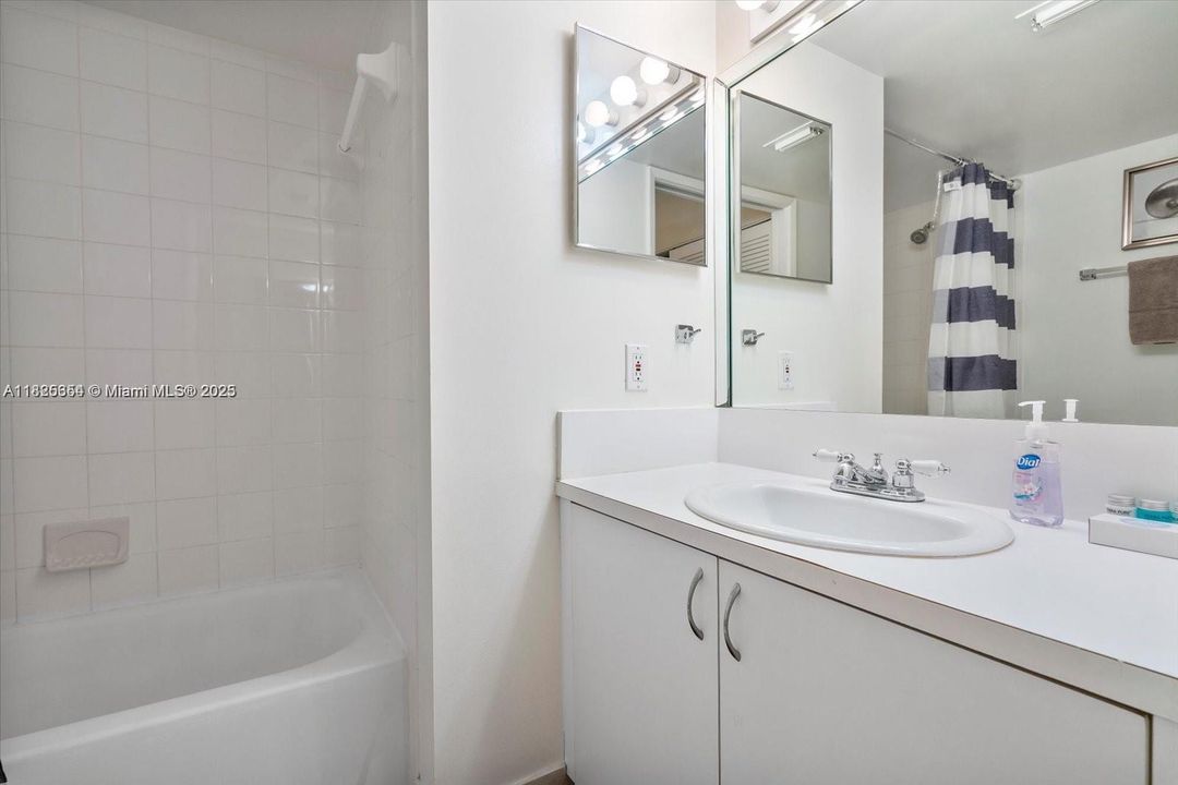 Recently Sold: $429,000 (2 beds, 2 baths, 1180 Square Feet)