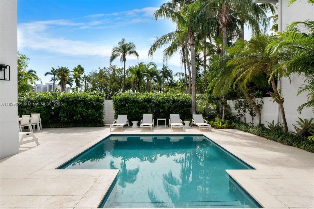 Recently Rented: $29,700 (5 beds, 5 baths, 4100 Square Feet)