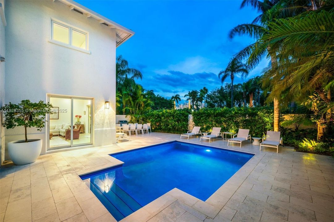 Recently Rented: $29,700 (5 beds, 5 baths, 4100 Square Feet)