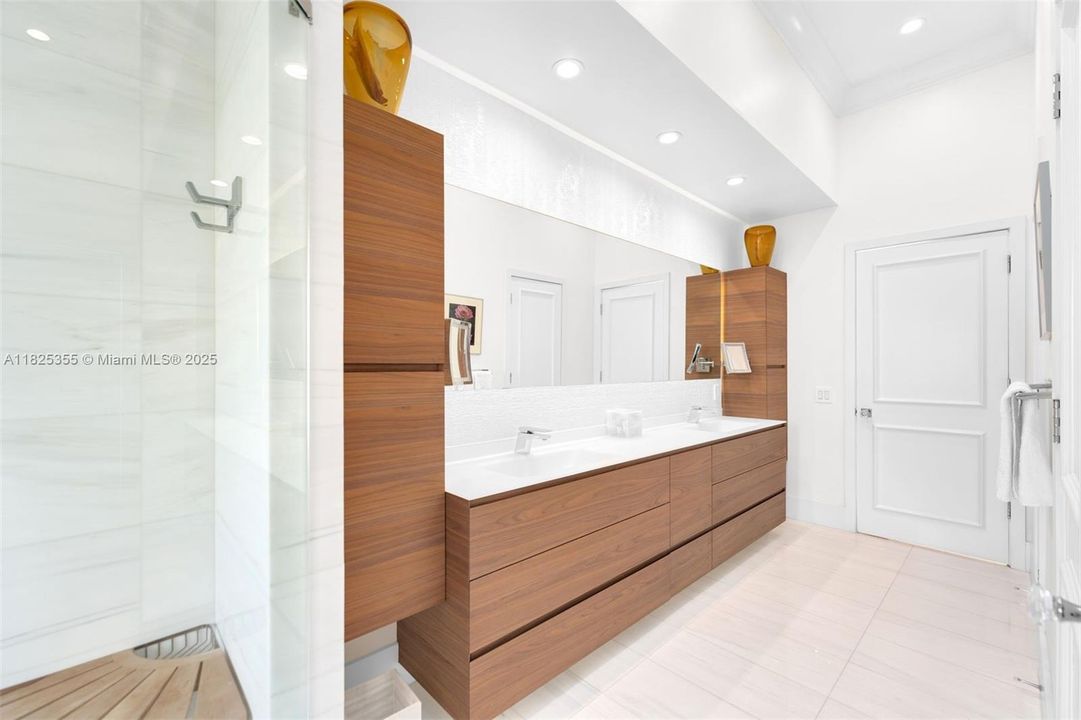 Recently Rented: $29,700 (5 beds, 5 baths, 4100 Square Feet)