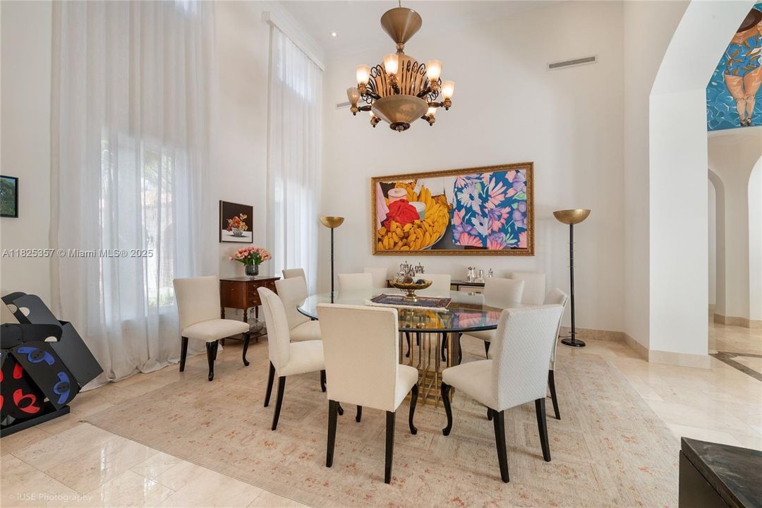 For Rent: $31,500 (6 beds, 6 baths, 7646 Square Feet)