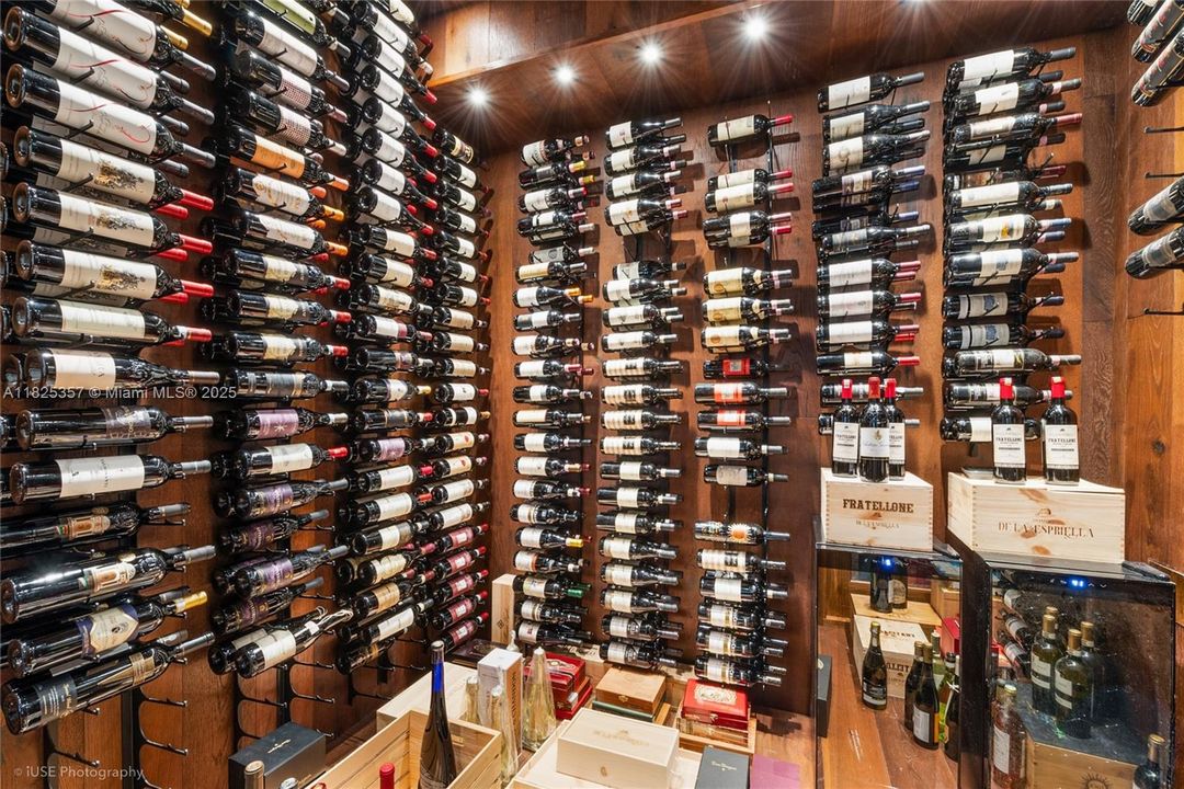 For Rent: $31,500 (6 beds, 6 baths, 7646 Square Feet)