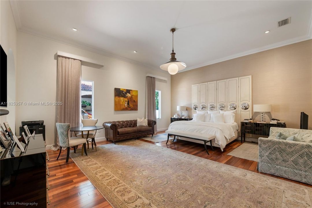 For Rent: $31,500 (6 beds, 6 baths, 7646 Square Feet)